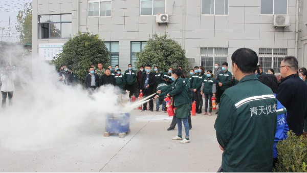 BYTY.COM加强安全意识，全体员工进行消防演练